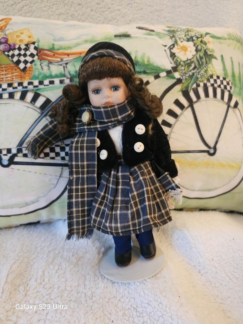 SCOTLAND FASHION DOLL - Picture 13 of 15